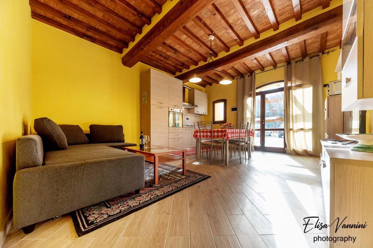Appartamento Sole-Luna Colleoli Exterior foto