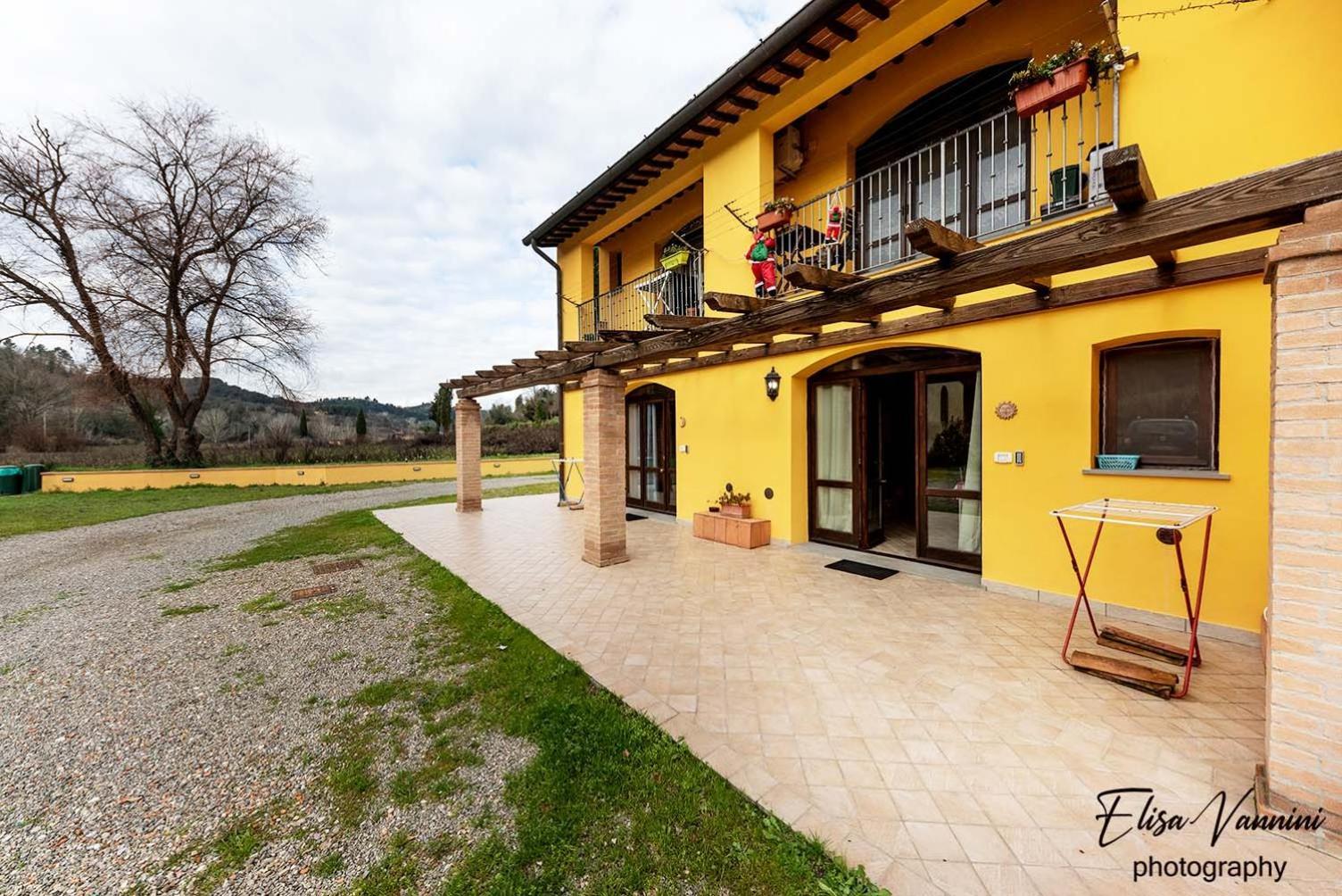 Appartamento Sole-Luna Colleoli Exterior foto